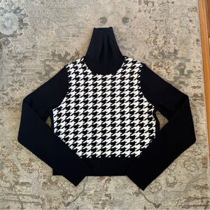 Toccin Black and White Houndstooth Turtleneck Sweater